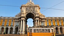 Lisbon Scavenger Hunt and Highlights Self-Guided Tour