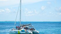 Catamaran Pleasure Experience in the caribbean sea to Isla Mujeres