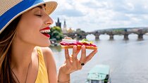 Traditional Czech Food and Prague Old Town Private Tour 