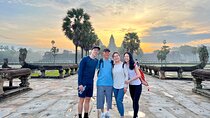 From Siem Reap: Angkor Wat and Floating Village 3-Day Trip