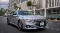 Round Trip Transfer from Madrid Airport MAD to Madrid by Sedan