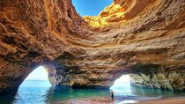 Benagil Cave by Board in Lagoa