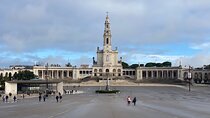 Fatima, Batalha, Nazare and Obidos Full Day Tour from Lisbon
