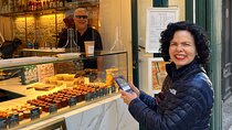 Private Walking & Wine Tasting Tour of Bordeaux with local Sophia