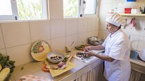 Refreshing Gastro Tour with Tea Tasting and Lunch