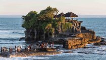 Tanah Lot Temple Tour with Ubud Highlights