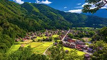 Shirakawago Day Trip: Government Licensed Guide & Vehicle from Takayama