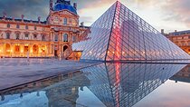 Paris Half-Day Private Vintage Car Tour Louvre and hotel Pick up