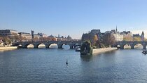 Movie Lovers' Paris walk with a Local