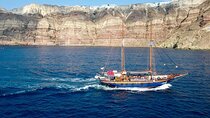 Santorini Volcano and Hot Springs Tour