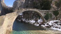 4-Days: Meteora, Delphi, Ioannina Lake city & Best of Greek Villages Experience