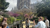 Barcelona Private Escooter or E-Bike Tour 