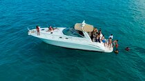 Premium Miami Yacht Tour Experience: Captain, Champagne & Party!