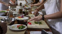 Private Tour-Mutianyu Great Wall& Hutong Cooking Class in Beijing