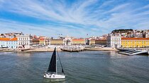 Private sailboat tour in Lisbon