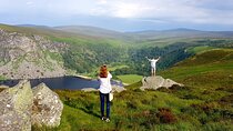 Full-Day Private Wicklow Tour with Glendalough and Powerscourt