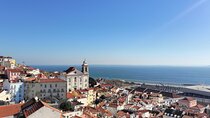 Private Tour Visiting the Old Town of Lisbon in Tuk-Tuk