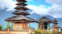 Private Tour of Beratan Lake and Banyumala Waterfall 