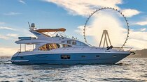2-hours Shared Yacht Tour in Dubai Marina With Food and Drinks