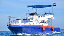 Private Boat to Hula Hula Island Snorkeling With Lunch - Hurghada