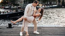 Amsterdam: Professional Photoshoot at the Skinny Bridge