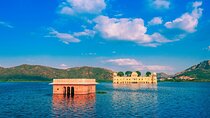 4 Day Golden Triangle Tour with Train Ride Experience 