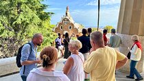 Barcelona: Sagrada Familia & Park Guell Guided Tour + Transfer
