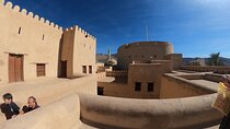 Private 2-Day Guided Tour with Nizwa Friday Market Visit