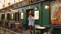Unique Montmartre photo tour with VOGUE photographer