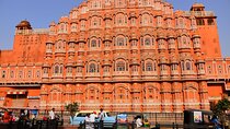Travel Like a Royal in a Vintage Private Car Tour in Jaipur 