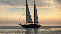 Sunset Boat Fuerteventura with DJ, Exclusive menu and Drinks