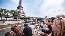 River Seine Sightseeing Boat Tour with Audio Guide