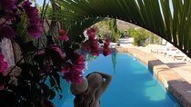 2-Hour Botanic Garden Tour in Akoursos 