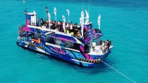 Half-Day Private Boat Party Experience in Cancun to Isla Mujeres