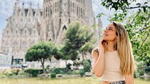 Barcelona Sightseeing by Bike with Photo Shooting and Tapas