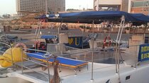 Tel Aviv: Private Boat Tour Skyline Sightseeing & Water Fun 