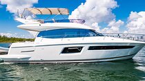 52-feet All Inclusive Flybridge Yacht Rental in Miami 