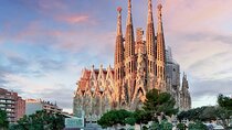 Sagrada Familia Guided Tour with Skip the Line Tickets
