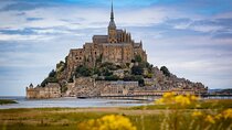  D-Day Omaha Beach Private Tour with CDG Transfer and Champagne