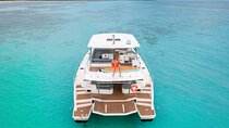 Leopard 51′ yacht in Tulum with gourmet dining and water toys