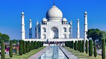From Delhi: Taj Mahal and Agra Private Same Day Tour
