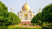 From Delhi: 2-Day Taj Mahal Sunrise Tour with Fatehpur Sikri