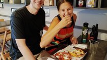 Rome Colosseum: Pizza & Aperitivo Food Tour at Sunset