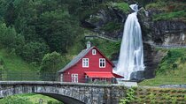 Private Waterfalls and Wonders Tour in Norway