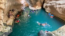 Discover Wadi Shab by a Professional Omani Guide (private). 