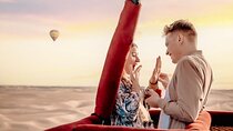 Dubai: Hot Air Balloon & Classic Land Rover Desert Ride