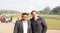 Private Taj Mahal Tour from Delhi by Car with Entry fees & Lunch