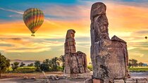 Luxor: VIP Private Sunrise Hot Air Balloon with Breakfast