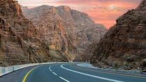 Full-Day Six Emirates Tour in a 4x4 Private Vehicle From Dubai