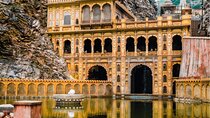 Hidden Gems of Jaipur with a local (Guided Half Day City Tour in AC Car)